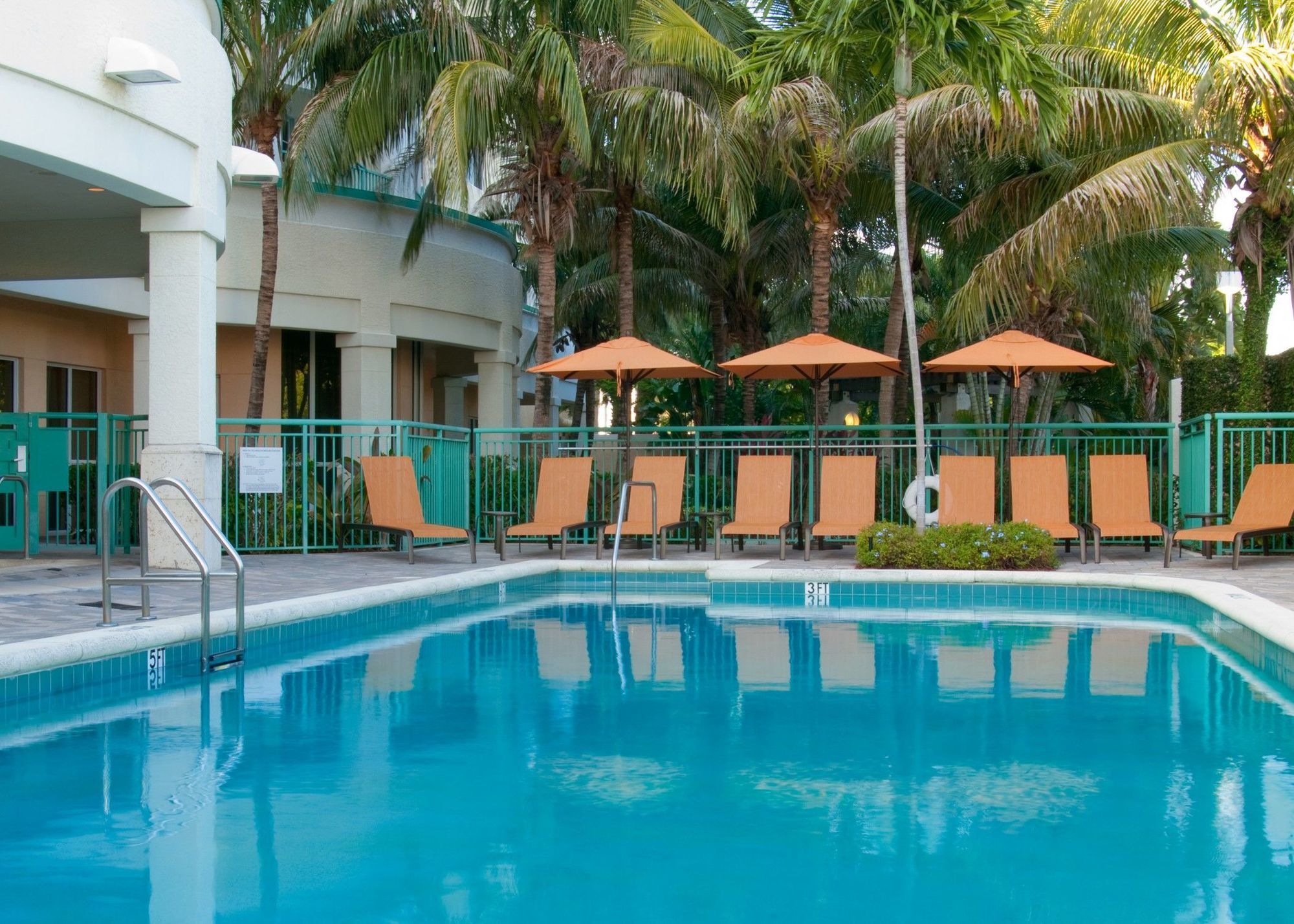 Courtyard By Marriott Fort Lauderdale Airport & Cruise Port Dania Beach Ανέσεις φωτογραφία